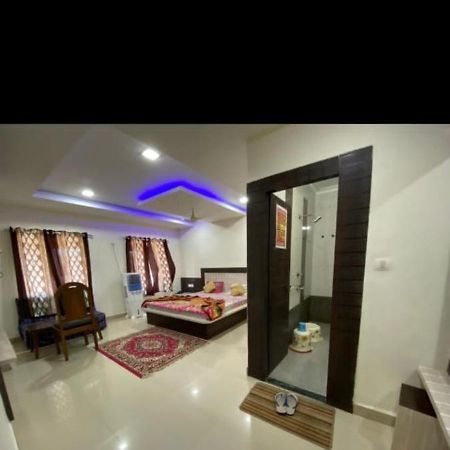 Bombay Regency Hotel Пачмарай Экстерьер фото
